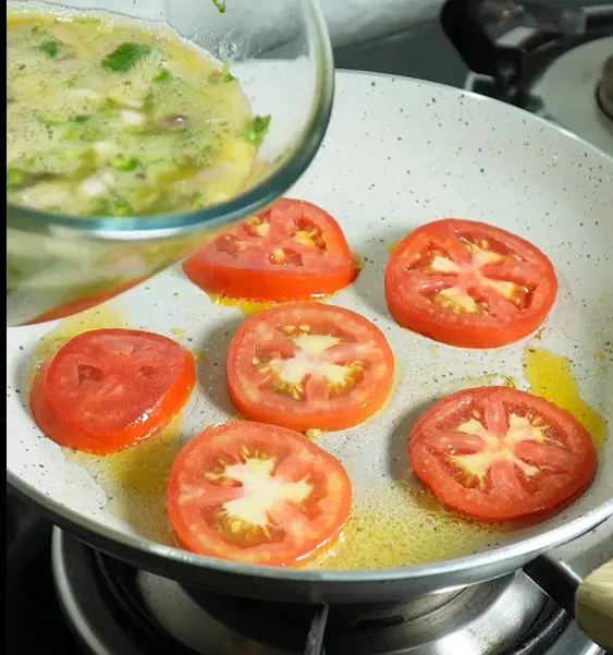 Add tomato slices for Tomato Cheese Imelette